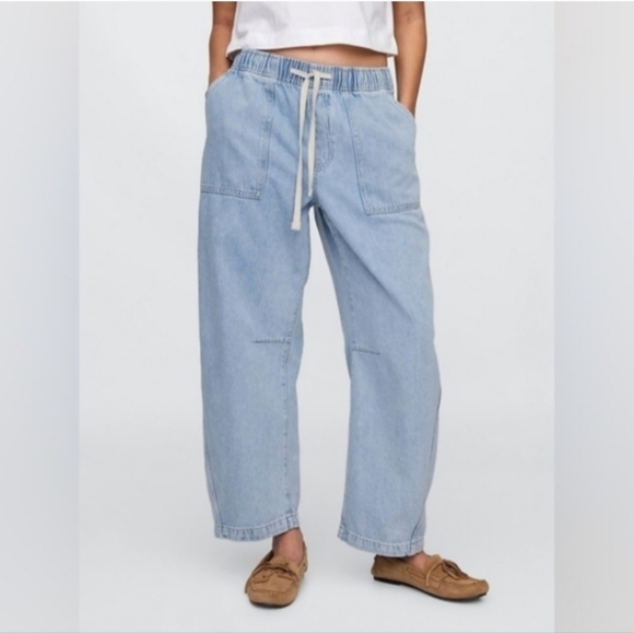 Gap Mid Rise SuperSoft Pull-On Barrel Jeans Light Wash - Picture 3 of 6